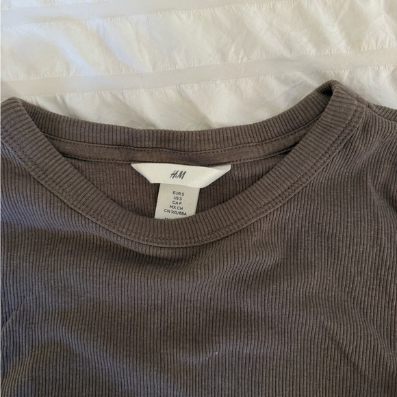 H&M Ribbed Tee - Picture 2 of 3
